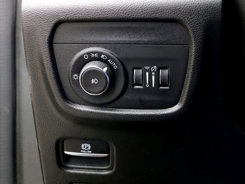 Used 2024 Jeep Grand Cherokee Limited w/ Black Appearance Package image 19