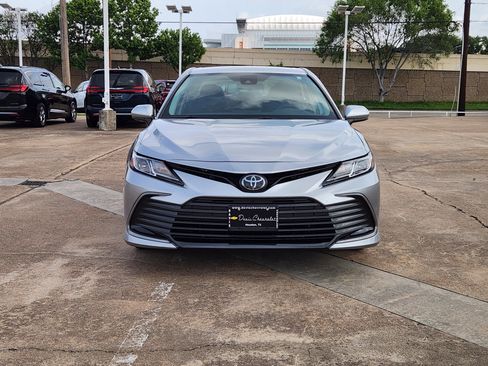 Used 2024 Toyota Camry LE image 3