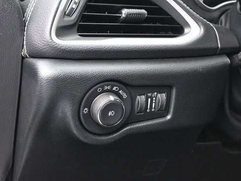 New 2026 Chrysler Pacifica Select image 14