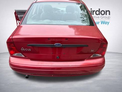 Used 2003 Ford Focus SE FWD image 14