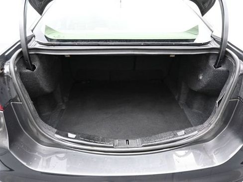 Used 2018 Ford Fusion SE FWD image 26