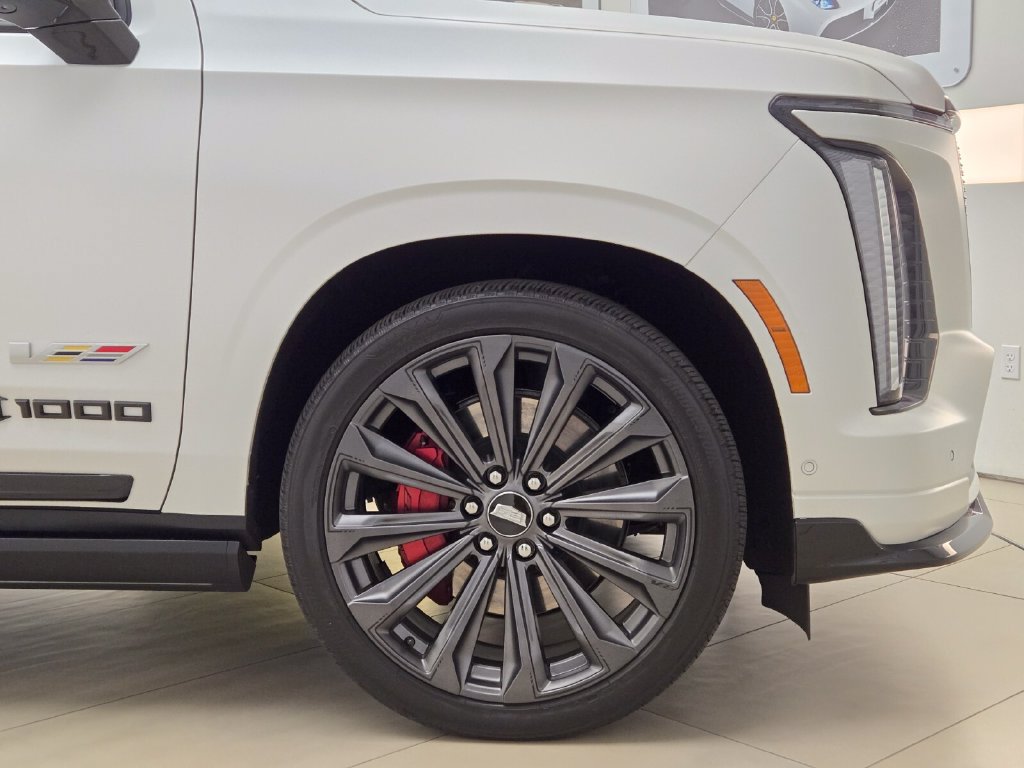 Used 2025 Cadillac Escalade V AWD/4WD image 8