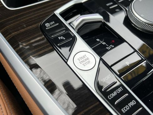 Used 2024 BMW X5 xDrive40i w/ Parking Assistance Package image 31