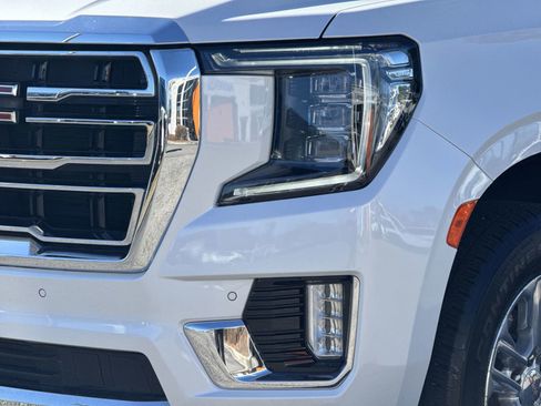 Used 2024 GMC Yukon SLT w/ SLT Premium Package image 6