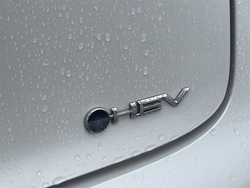 Used 2024 Toyota Prius XLE image 6