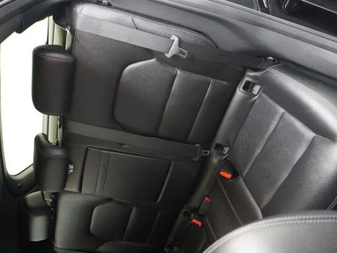 Used 2019 Mercedes-Benz GLA 250 4MATIC image 5