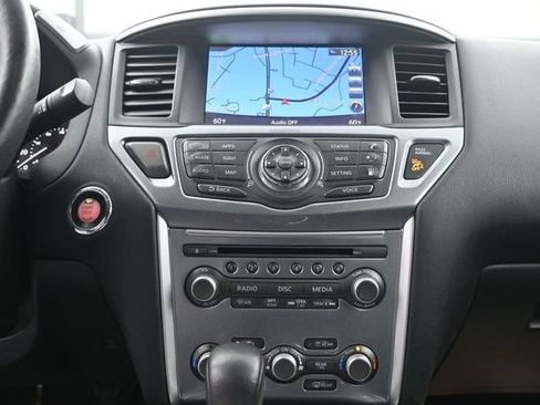 Used 2020 Nissan Pathfinder SL AWD/4WD image 12