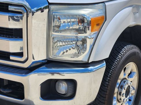 Used 2015 Ford F250 Lariat w/ Lariat Interior Package AWD/4WD image 10
