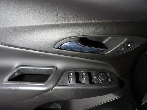 Used 2021 Chevrolet Equinox LT AWD/4WD image 8