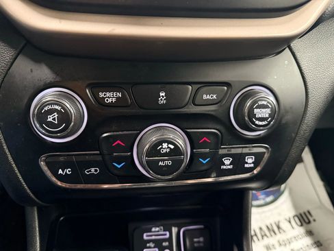 Used 2014 Jeep Cherokee Latitude w/ Comfort/Convenience Group image 30