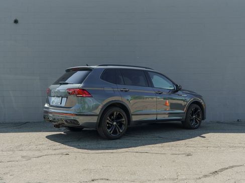 Used 2023 Volkswagen Tiguan SE R-Line FWD image 7