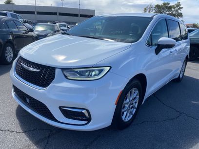 Used 2023 Chrysler Pacifica Touring-L