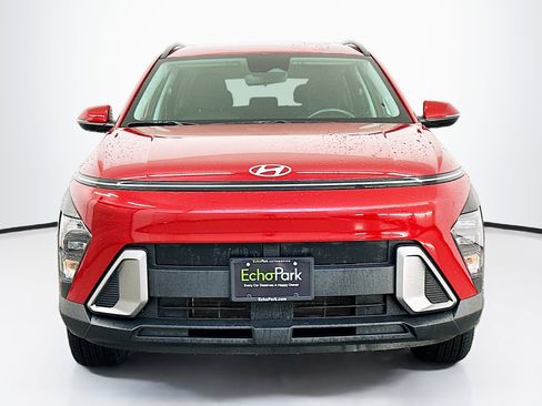 Used 2025 Hyundai Kona SEL image 2