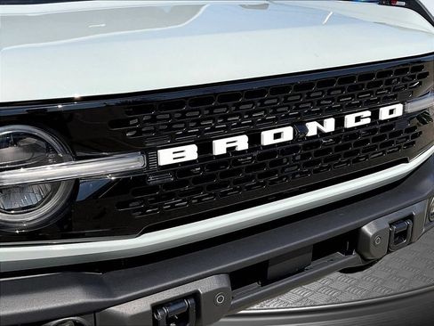 Used 2023 Ford Bronco Wildtrak AWD/4WD image 34