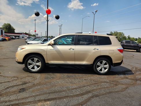 Used 2012 Toyota Highlander Limited w/ Tow Pkg AWD/4WD image 7