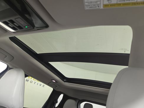 New 2025 Mitsubishi Outlander SE image 22