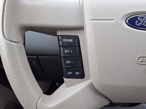 Used 2010 Ford Edge SE image 14