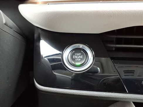 Used 2024 Buick Envision Avenir AWD/4WD image 35