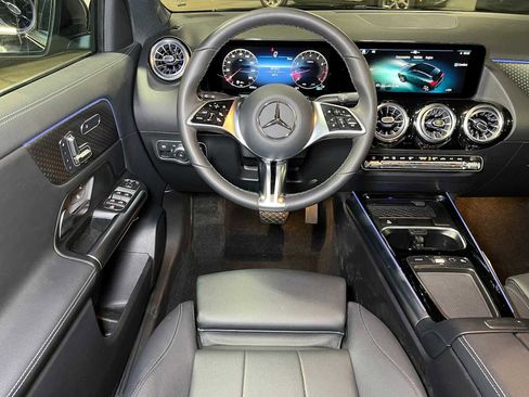 Used 2025 Mercedes-Benz GLA 250 4MATIC image 36