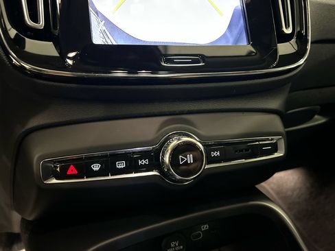 Certified 2026 Volvo XC40 B5 Plus AWD/4WD image 18