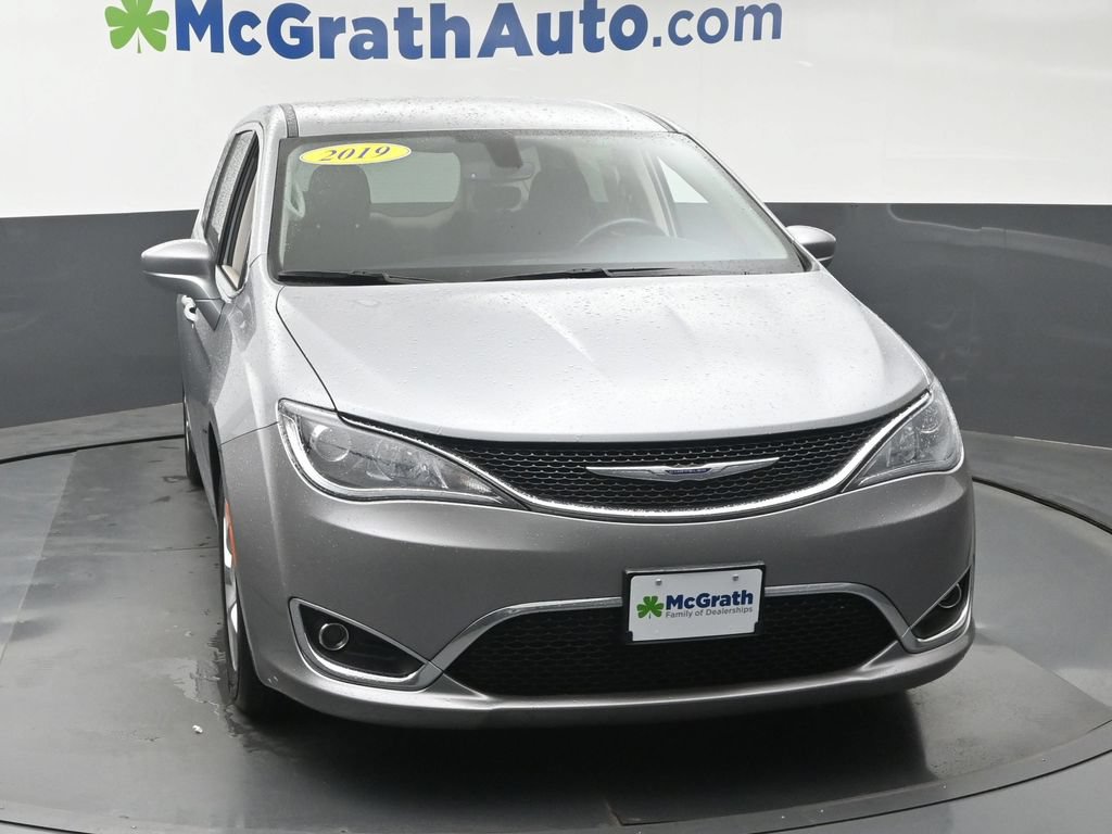 Used 2019 Chrysler Pacifica Touring Plus w/ Tire & Wheel Group FWD image 5