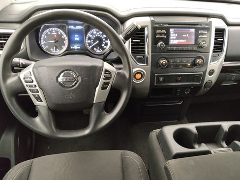 Used 2017 Nissan Titan SV RWD image 22