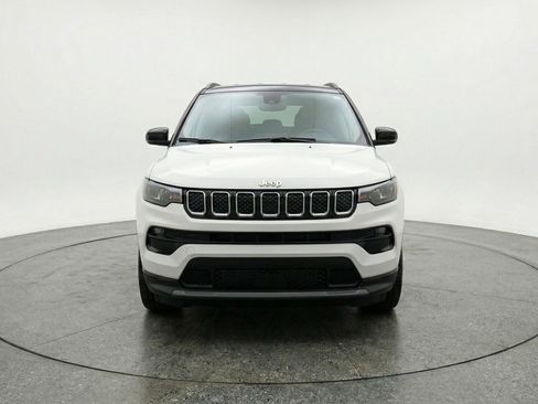 Used 2025 Jeep Compass Limited AWD/4WD image 2