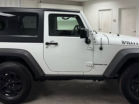 Used 2017 Jeep Wrangler Sport AWD/4WD image 4