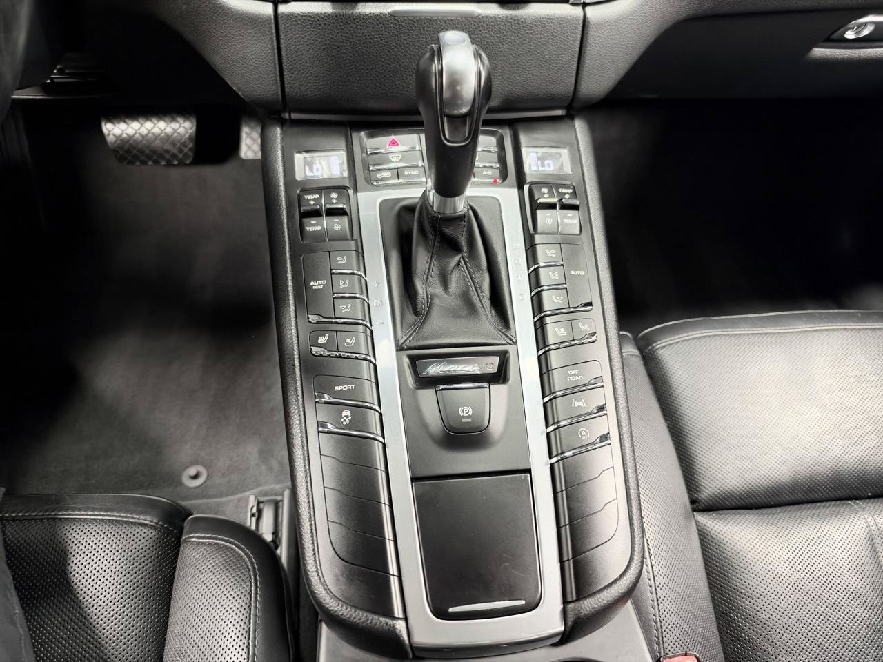 Used 2017 Porsche Macan AWD/4WD image 21