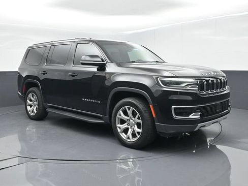 Used 2022 Jeep Wagoneer Series II AWD/4WD image 2