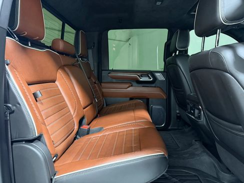 Used 2024 GMC Sierra 3500 Denali Ultimate image 35