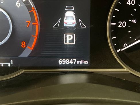 Used 2021 Nissan Versa SV image 23