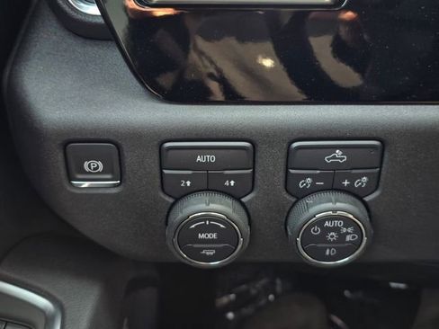 New 2025 Chevrolet Silverado 1500 RST w/ Convenience Package II image 29