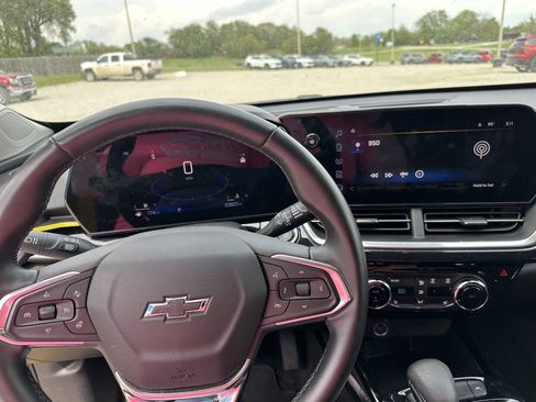 Used 2024 Chevrolet Trax ACTIV image 11