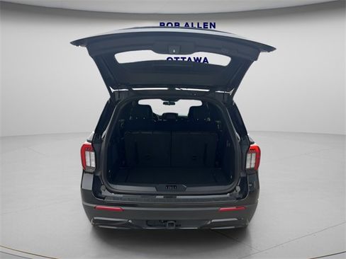 Used 2025 Ford Explorer ST-Line w/ ST-Line Street Pack image 9