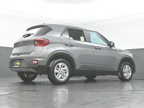 Used 2022 Hyundai Venue SE FWD image 44