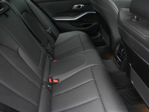 Certified 2022 BMW 330i Sedan w/ M Sport Package image 36