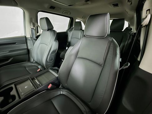 New 2026 Honda Odyssey Touring image 19