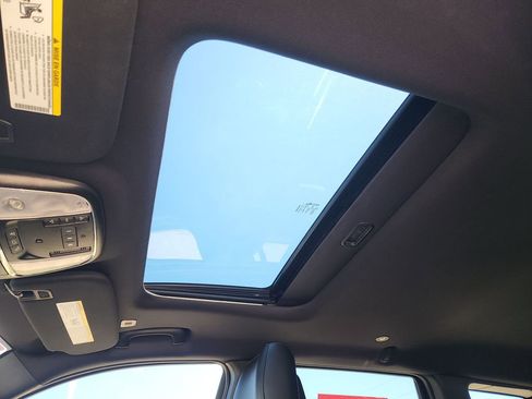 Used 2021 Jeep Grand Cherokee Limited image 16