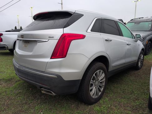Used 2017 Cadillac XT5 Luxury w/ Driver Awareness Package image 2