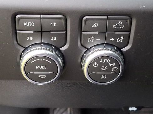 New 2026 GMC Sierra 3500 Denali w/ Denali Reserve Package AWD/4WD image 8