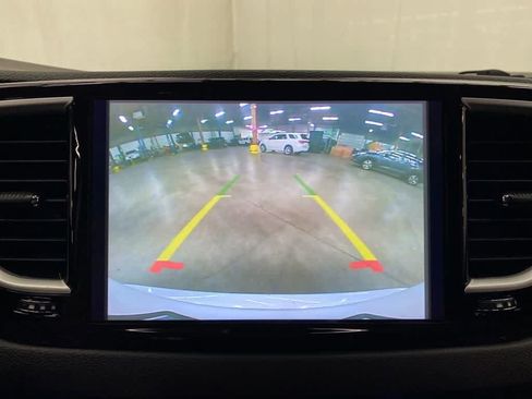 Used 2024 Chrysler Pacifica Touring-L FWD image 28