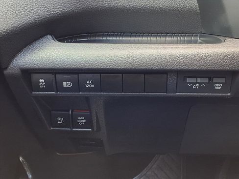 Used 2025 Toyota Sienna XLE Woodland Edition image 10