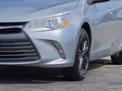 Used 2017 Toyota Camry LE FWD image 13
