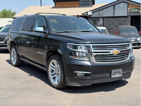 Used 2019 Chevrolet Suburban Premier w/ Premier Plus Edition AWD/4WD image 3