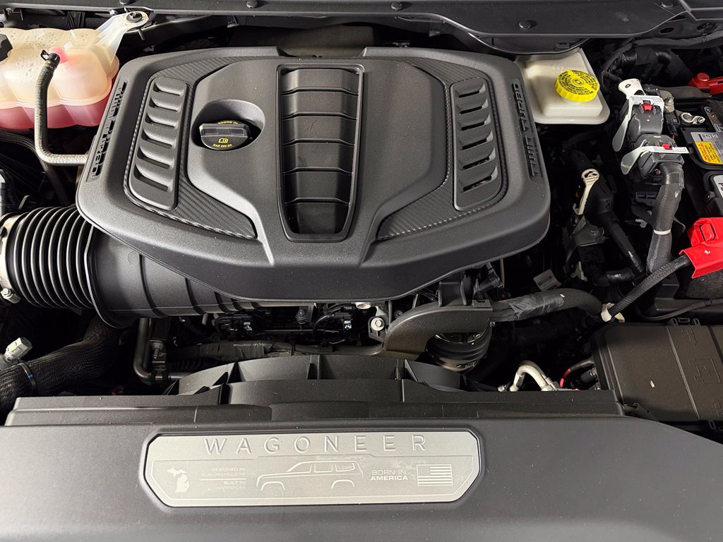 Used 2025 Jeep Wagoneer 4WD image 23