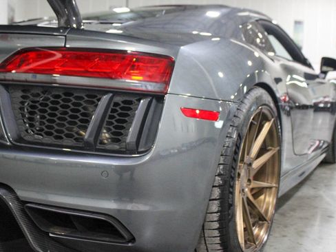 Used 2017 Audi R8 V10 w/ Carbon Exterior Package image 29