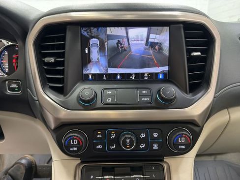 Used 2023 GMC Acadia Denali w/ Denali Ultimate Package AWD/4WD image 17