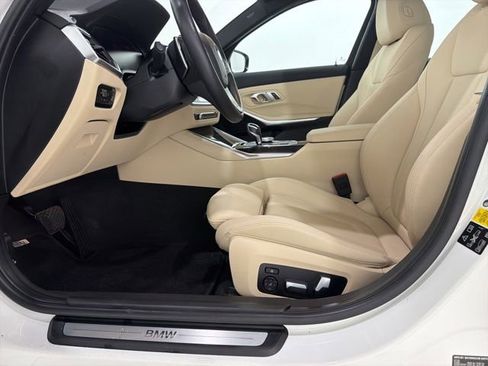 Used 2019 BMW 330i xDrive Sedan w/ Convenience Package AWD/4WD image 14