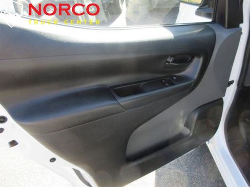 Used 2015 Nissan NV200 S image 9